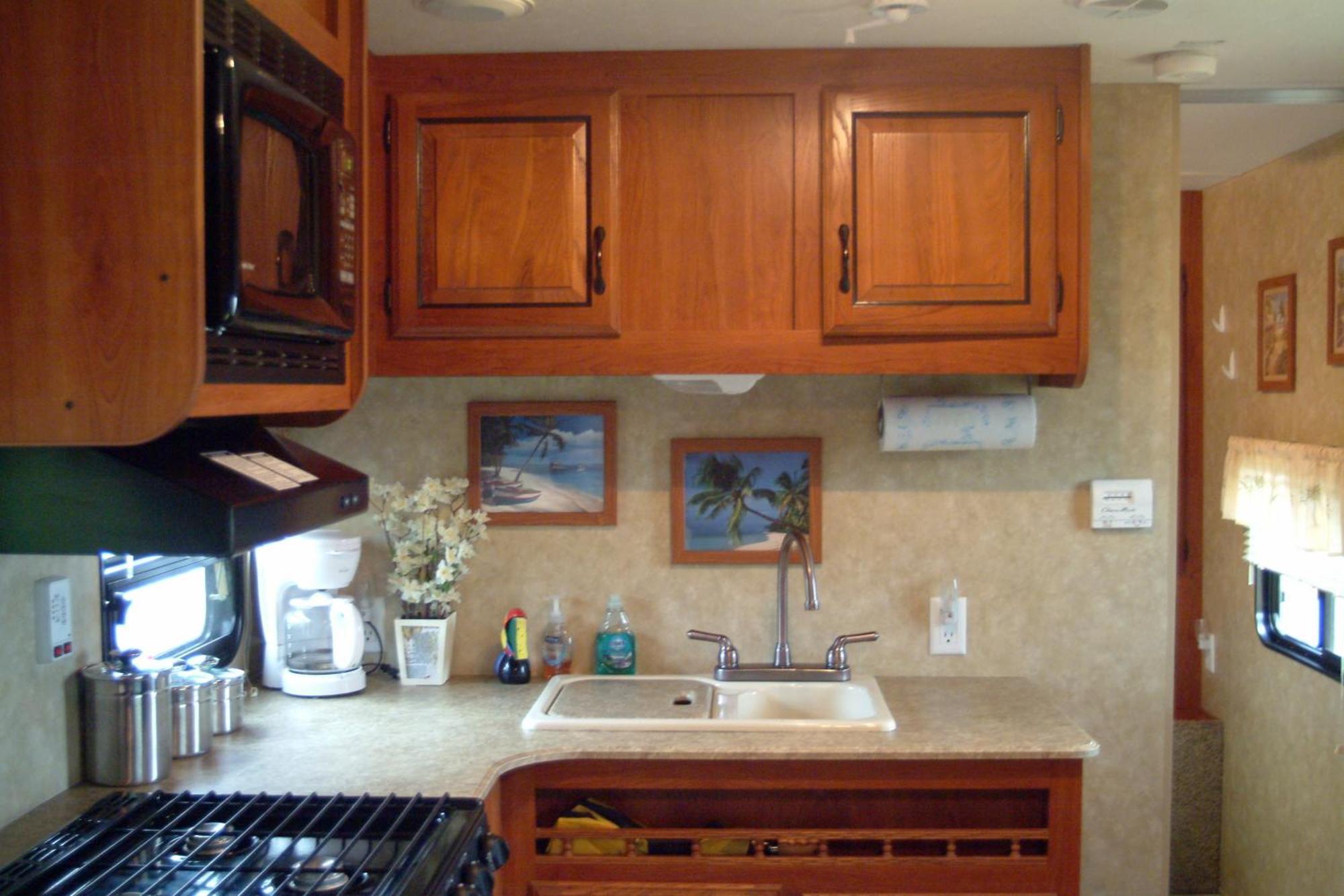 Sea Parrot Ocean View Manor Hotel Indian Brook Room photo